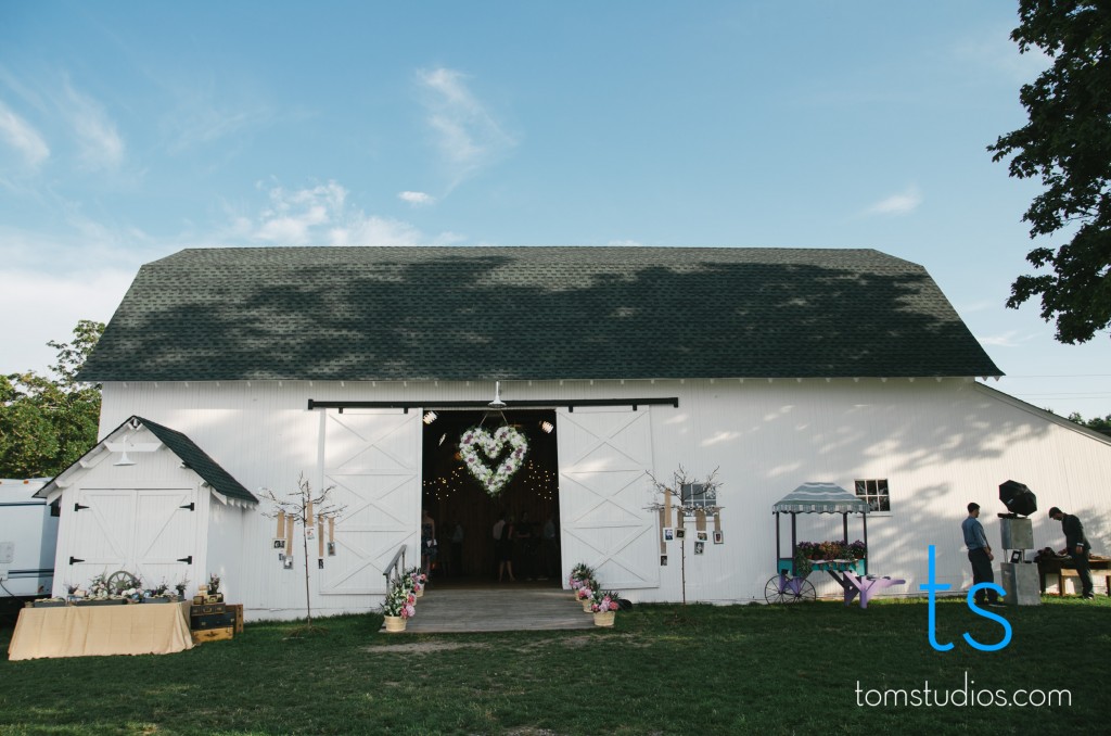Secret Wedding at HALLOCKVILLE MUSEUM FARM